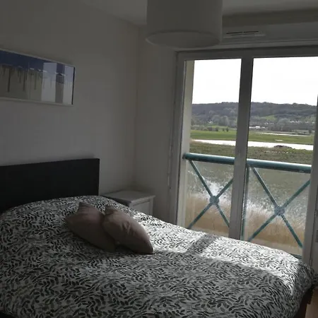 L'ancre Bleue Apartment *